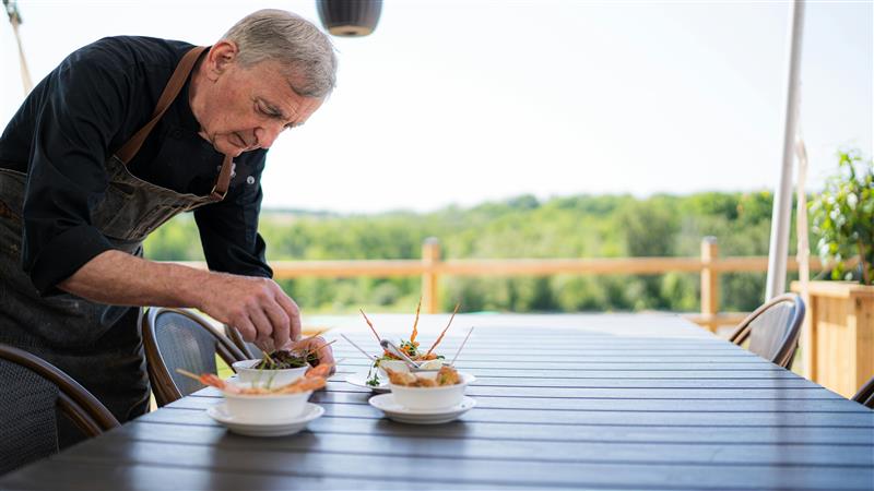 Profissionais 50+ em bares e restaurantes